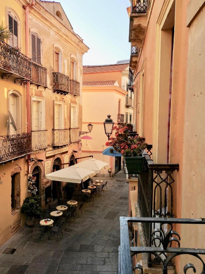 Nel Cuore Del Centro Storico Con Comfort E Stile Apartment Iglesias Bagian luar foto